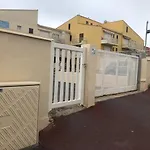 T2 Climatisé, Piscine, Parking, à 30m De La Mer, Pour 5 Pers, Terrasse Orientée Sud - Fr-1-607-100 Apartamento