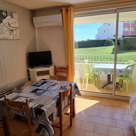 T2 Climatise Avec Piscine Et Parking A 20m De La Mer, Pour 5 Pers - Fr-1-607-100 Apartment *