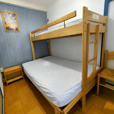Apartament T2 Climatise Avec Piscine Et Parking A 20m De La Mer, Pour 5 Pers - Fr-1-607-100