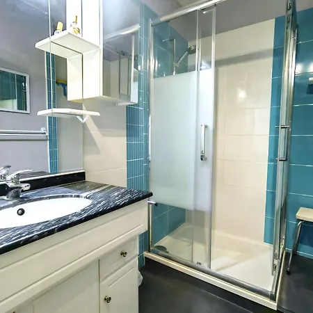 Apartament T2 Climatise Avec Piscine Et Parking A 20m De La Mer, Pour 5 Pers - Fr-1-607-100